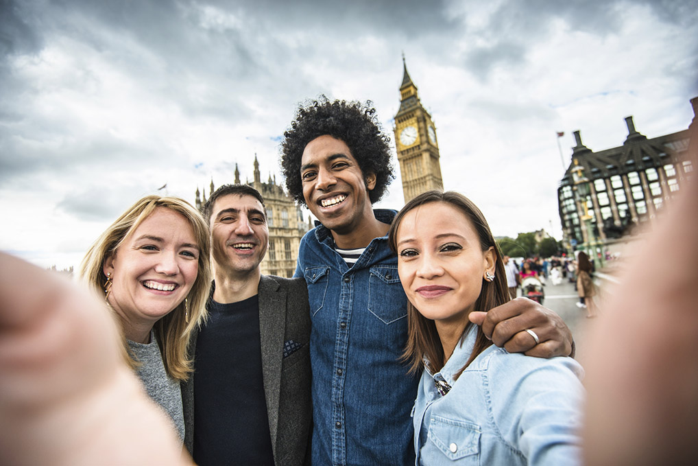 friends take a selfie in london - big ben