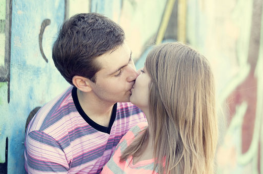 What is french kiss and how to do it