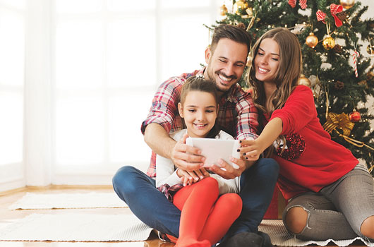 the-new-navidad-7-ways-to-improve-your-familys-holiday-card-photo2